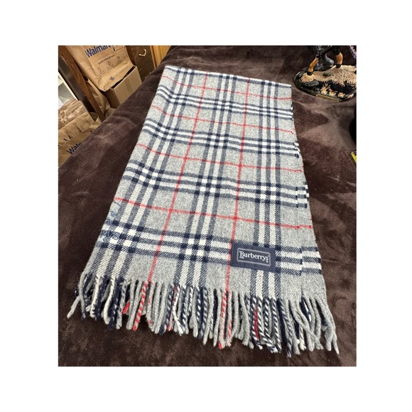 Authentic Burberrys of London Vintage scarf - Picture 3 of 9